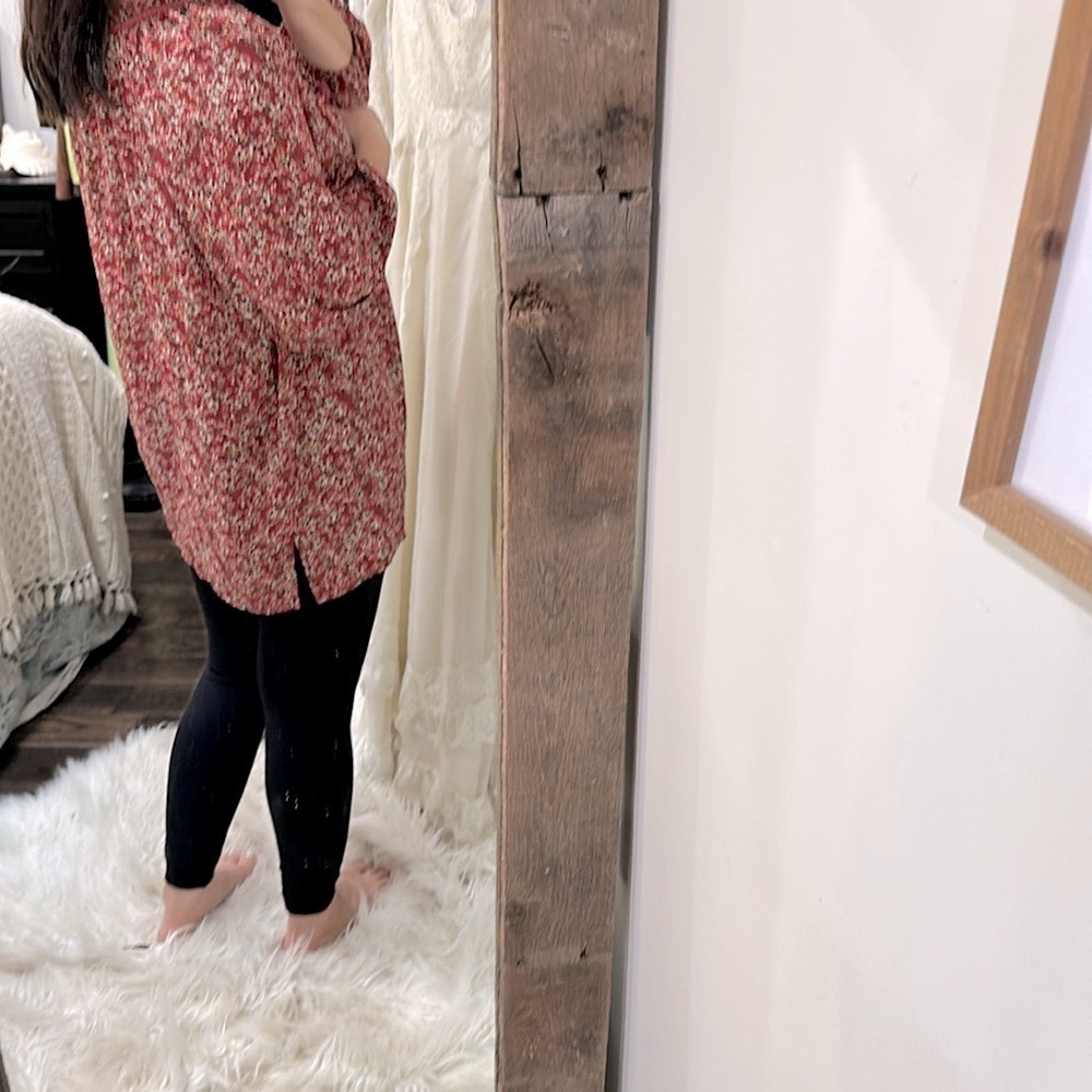Max Studio Red Floral Blouse size 1X - Picture 4 of 6